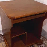 فروش یک عدد میز کامپیوتر