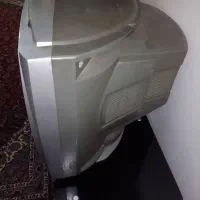 تلوزیون ومیز