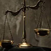 وکیل  شیراز «خانم»(مشاوره تخصصی  در امور حقوقی)