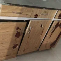 یک عدد کابینت ‌سه درب‌‌سالم