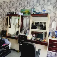 دکور وآینه آرایشگاه وپیرایش