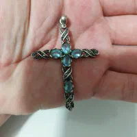 صلیب نقره با سنگ توپاز