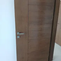 رنگ تخصصی درب و دکوراسیون چوبی با تجربه 15 سال