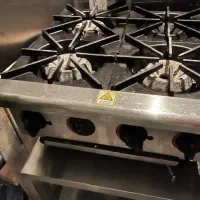 گاز 4 شعله،گریل ۶۰ طرح APW بهمراه میز زیر استیل|کافی‌شاپ و رستوران|تهران, کوی بیمه|دیوار