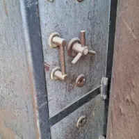 کمد تمیز و گاو صندوق