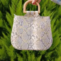 کیف پول|کیف، کفش، کمربند|رشت, حمیدیان|دیوار