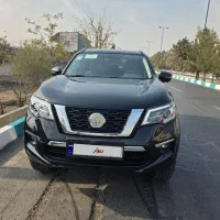 نیسان ترا مشکی داخل موکا