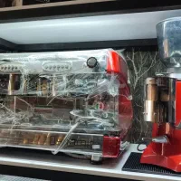 به یک نیروی اقا اراسته و خوش برخورد ومنظم