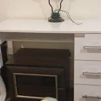 میز  آرایشگاهی