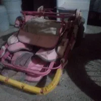 یک عدد کالسکه بچه