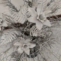 گل نقره ای با گلدان
