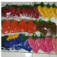 اسکاج توت فرنگی و لباس