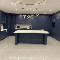 نصب و اجرای کابینت و ترمو وود و قرنیز