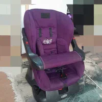 صندلی ماشین کودک درحدنو کاملا سالم