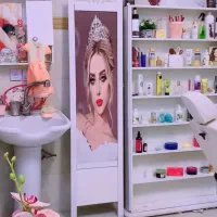 واگذاری کلیه لوازم ارایشگاه بسیارشیک سفیدطلایی