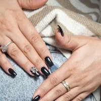 ارائه خدمات کاشت ناخن ،کاشت مژه،لیفت