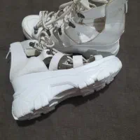 دمپایی‌کفشی‌|کیف، کفش، کمربند|املش, |دیوار