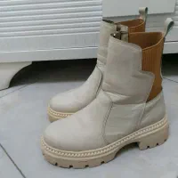 نیم بوت کرمی سایز ۳۹|کیف، کفش، کمربند|اسلام‌شهر, شهرک قائمیه|دیوار