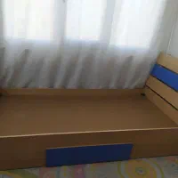 تختخواب وکمد دیواری ومیزتحریر|تخت و سرویس خواب|کرج, ساماندهی|دیوار