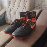 کفش چمن در حد نو