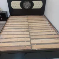 تخت دو نفره با کفی همراه یک جفت پاتختی|تخت و سرویس خواب|قم, انسجام|دیوار