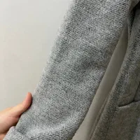 پالتو بلند|لباس|ری, علایین|دیوار