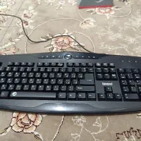 تعدادی ماوس و کیبورد