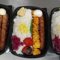 استخدام نیروی خدماتی و کمک آشپز در رستوران