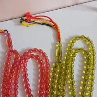 دو تسبیح سندلوس. سبز انگوری و بنزینی