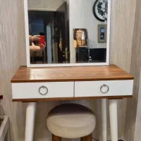 آینه و میز|آینه|باغستان, |دیوار