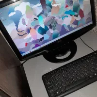 کامپیوتر با تمام وسایل|رایانه رومیزی|ری, علایین|دیوار