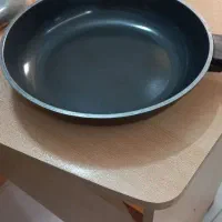 یک عدد تابه جدن ضخیم خارجی با در کم کارکرده فروشی|ظروف پخت‌وپز|کرج, کیانمهر|دیوار