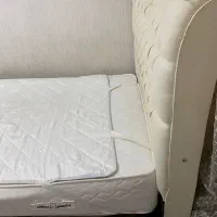 تخت چستر چرم 120|تخت و سرویس خواب|شیراز, شیشه‌گری|دیوار