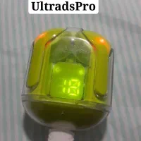 ایرپاد و هدفون و کیس ایرپاد و میکروفون