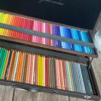 مدادرنگی پلی کروم ۱۲۰ رنگ باجعبه چوبی