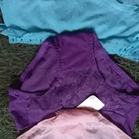 چندتا. شورت. سوتین|لباس|رشت, حمیدیان|دیوار