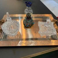 یک سینی بزرگ به همراه دو عدد قندان وچراغ نفتی|ظروف سرو و پذیرایی|کرج, گوهردشت|دیوار