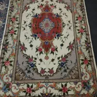 فرش دستباف گل وابریشم.ذرع.نیم