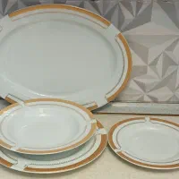 18عددپلوخوری پیش دستی وشش عدد خورشت خوری سه تا دیس