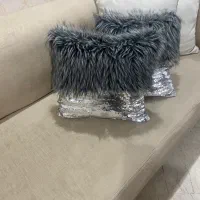 کوسن خز دار
