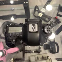 دوربین  canon ۶d mark ii|دوربین عکاسی و فیلم‌برداری|تهران, فردوسی|دیوار