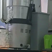 نیروی کاری برای اب میوه و فست فود