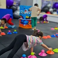 مربی بازی و ورزش کودکان اتیسم، داون و..