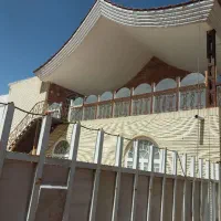 رهن خانه طبقه اول ۲۵۰ متر زیر بنا ۳ خواب با پرده