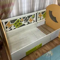 تخت و دراور چوبی کودک|تخت و صندلی بچه|مشهد, دانشجو|دیوار