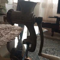 چرخ گوشت دستی قدیمی سایز متوسط