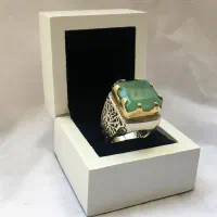 انگشتر زمرد کلمبیا ۳۷ قیراط
