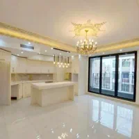 ۷۰متر (روبنما+ پارکینگ+ آسانسور) سندتکبرگ
