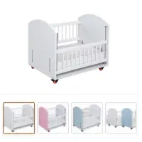 تخت کنار مادر آپادانا