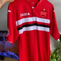 پیراهن اصلی لیگ قهرمانان پرسپولیس ۱۳۹۶